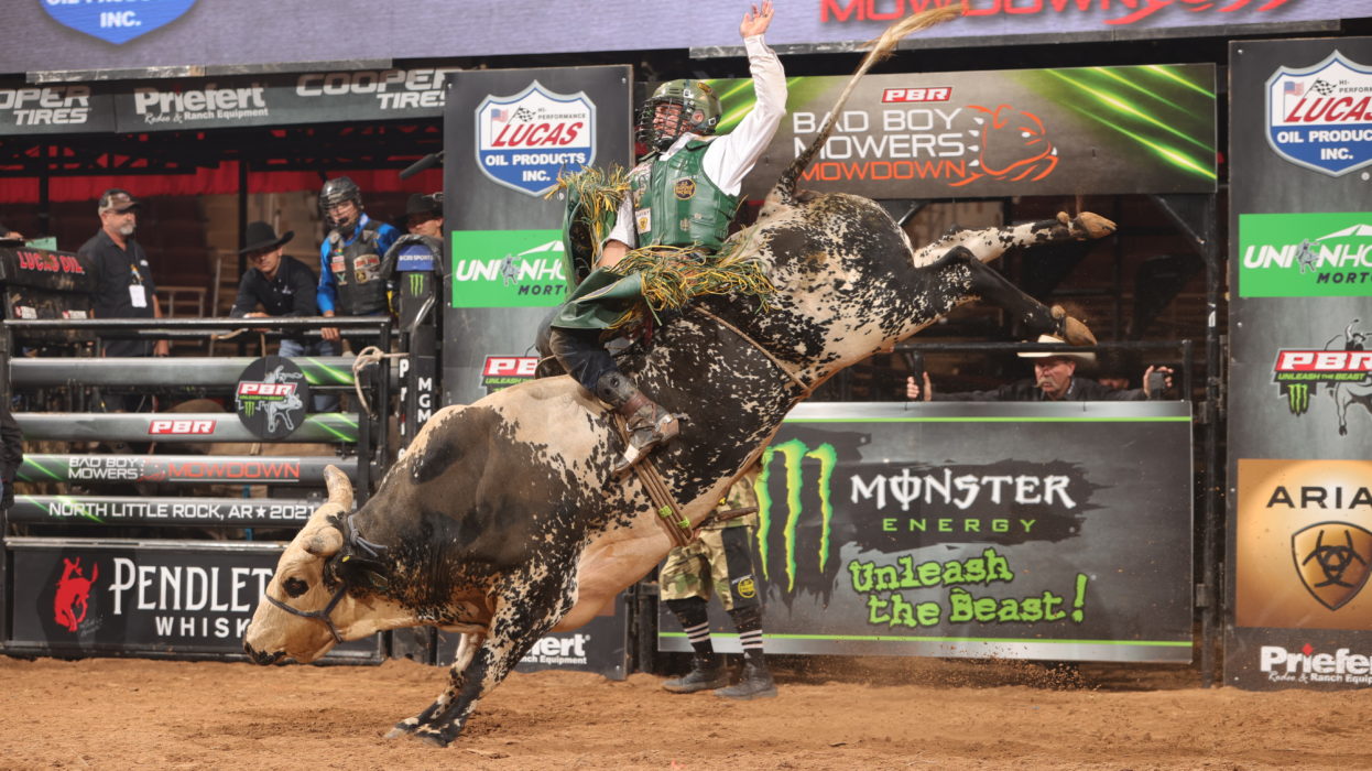 The Top 30 Professional Bull Riders Compete in San Antonio this Weekend ...